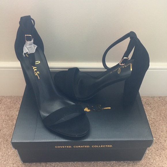 New Lulus Black Suede Ankle Strap Block Heels - Picture 4 of 7